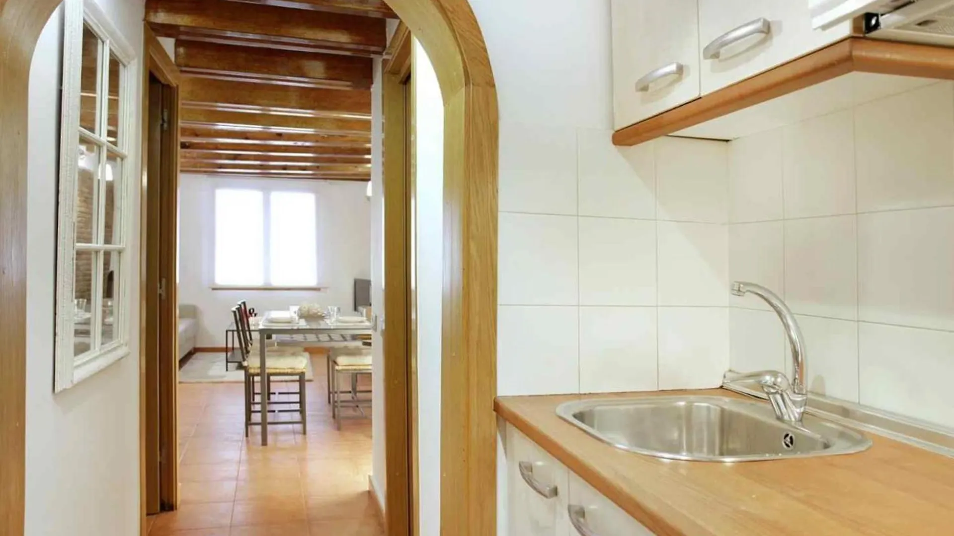 Apartamento Centrico En Edificio Historico Con Encanto Para Familias, Hasta 5 Personas - Es-341-1 Barselona