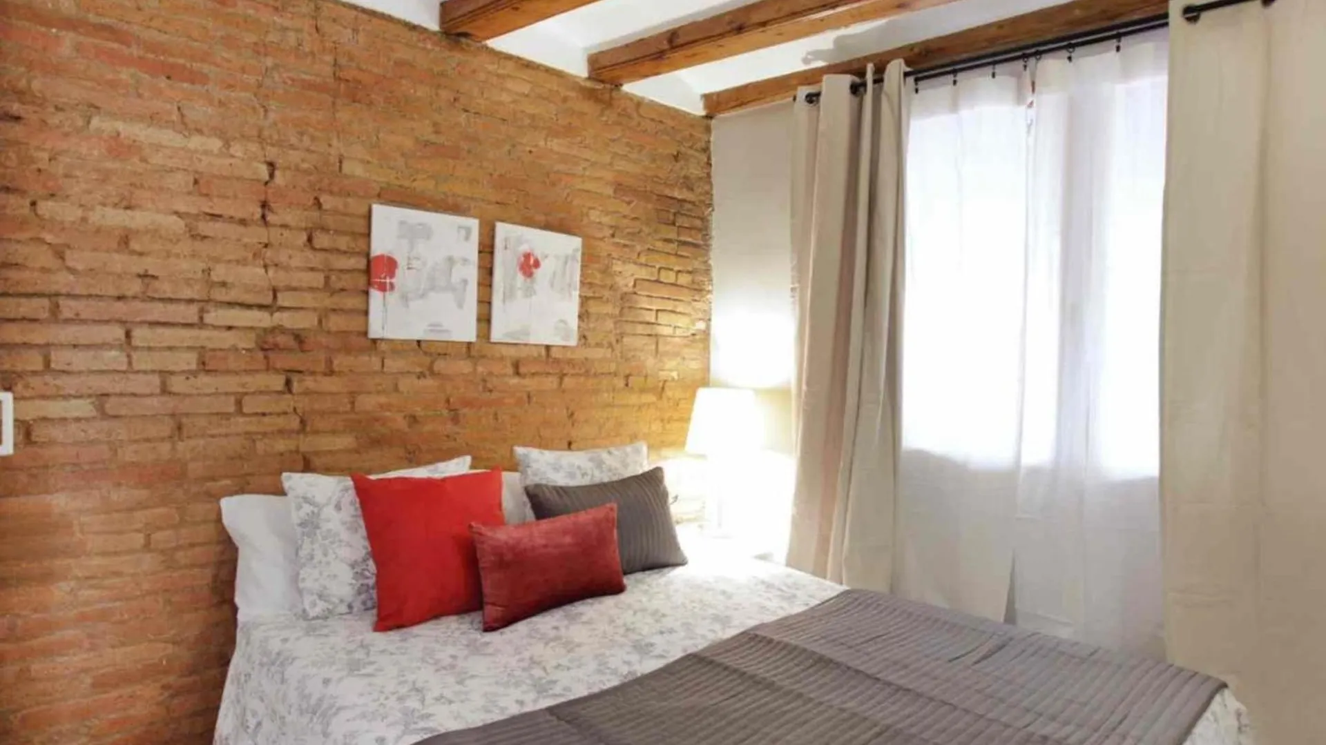 Daire Apartamento Centrico En Edificio Historico Con Encanto Para Familias, Hasta 5 Personas - Es-341-1 Barselona