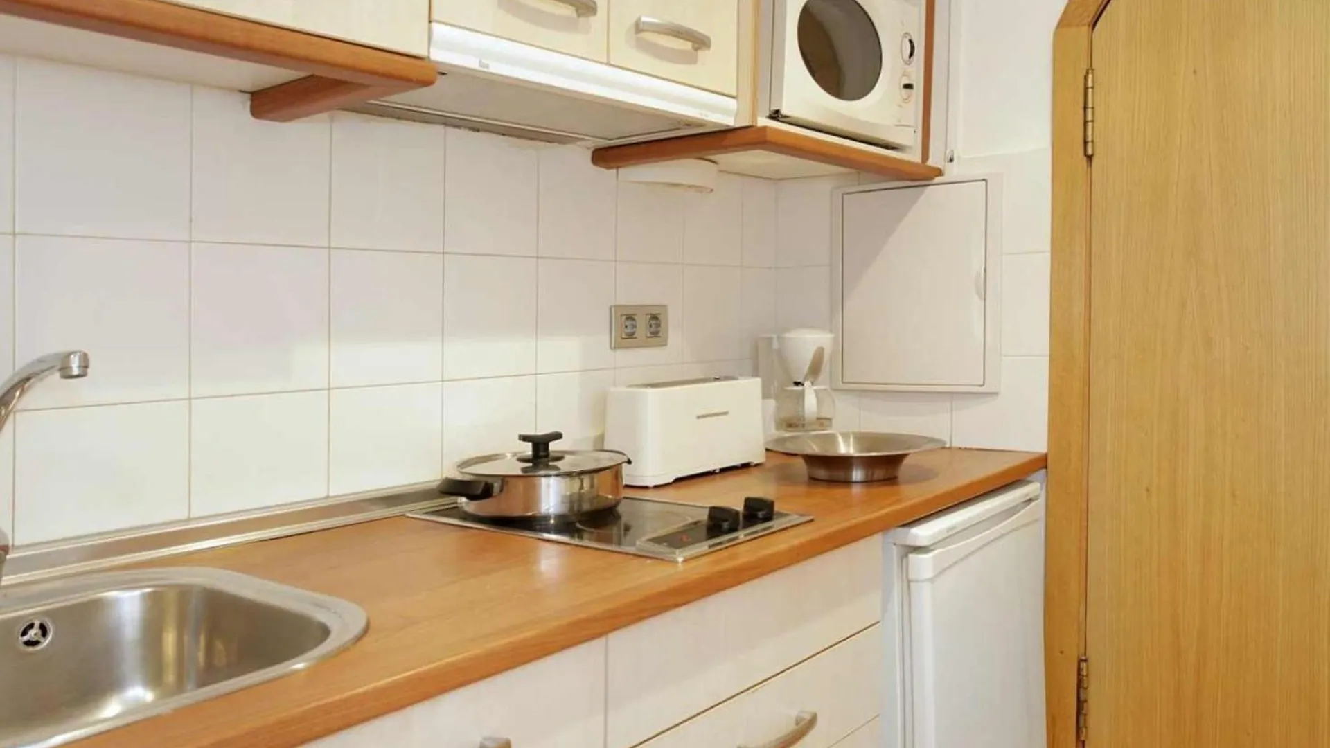 Apartamento Centrico En Edificio Historico Con Encanto Para Familias, Hasta 5 Personas - Es-341-1 Barcelona Apartmán